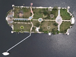 Udaipur: झील के बीच में जहाजनुमा रेस्टोरेंट पर जंगल जैसा अनुभव, म्यूजिकल फाउंटेन देखकर कहेंगे- WOW! Udaipur: झील के बीच में जहाजनुमा रेस्टोरेंट पर जंगल जैसा अनुभव, म्यूजिकल फाउंटेन देखकर कहेंगे- WOW!