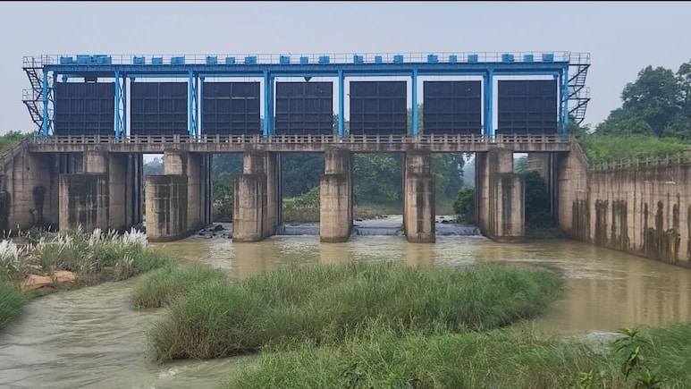 Sapnai Barrage: 2015 में 49 करोड़ की लागत से शुरू हुई सपनई बैराज परियोजना, 10 वर्ष बाद भी बूंद-बूंद के लिए तरस रहे 8 गांवों के किसान