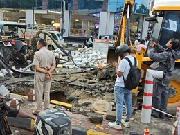 जयपुर की सड़कों पर खतरा! अचानक धंस गई रोड... गुजर रहे लोग घबरा गए