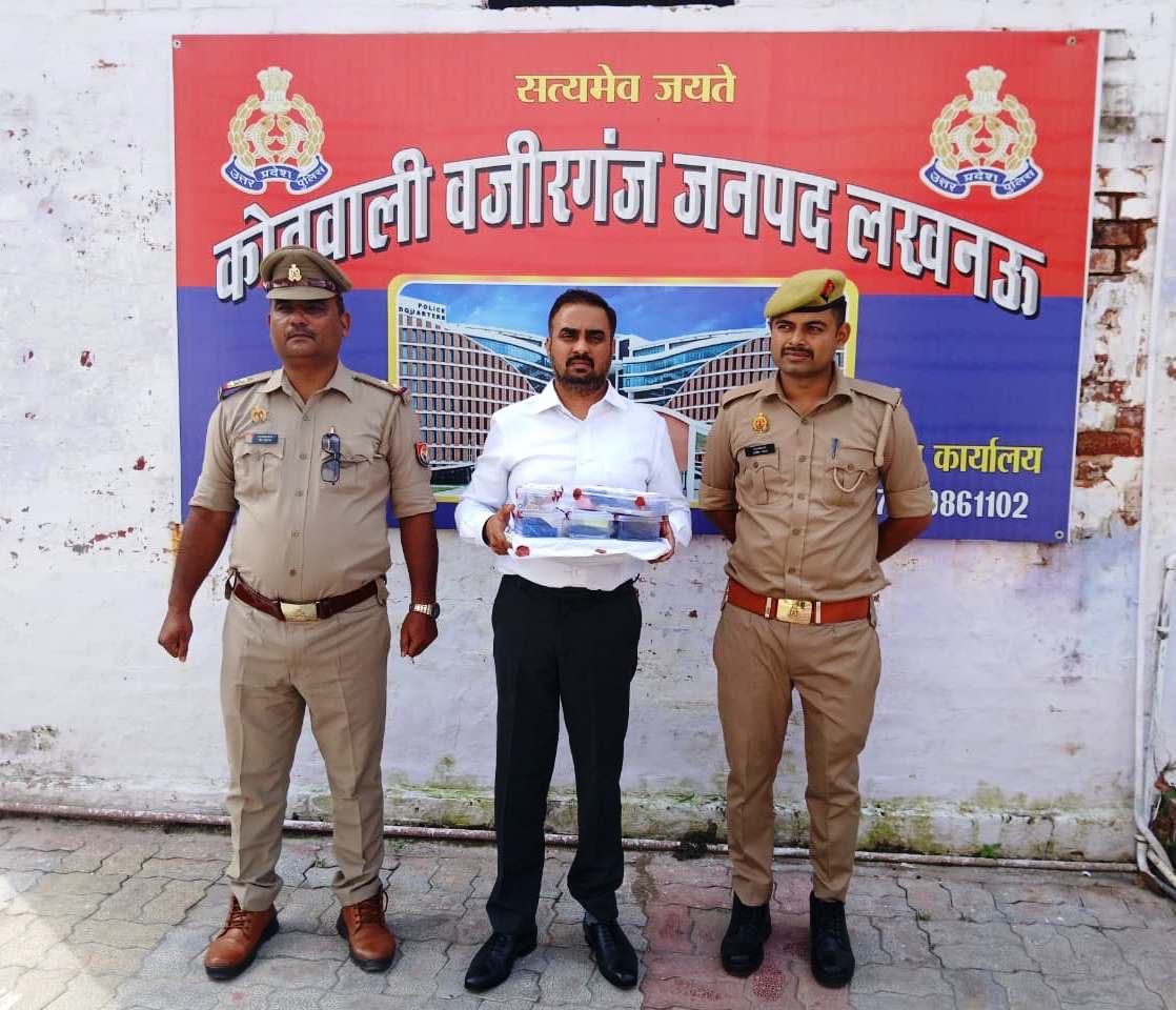 लखनऊ में फर्जी IAS सौरभ त्रिपाठी गिरफ्तार, पुलिस ने 6 लक्ज़री गाड़ियां की बरामद
