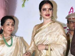 When '<i>Umrao Jaan</i>' Rekha Fangirled Over Asha Bhosle: "<i>Jisko Main Bahut Zyada Pyaar Karti Hoon Usse Main...</i>" When '<i>Umrao Jaan</i>' Rekha Fangirled Over Asha Bhosle: "<i>Jisko Main Bahut Zyada Pyaar Karti Hoon Usse Main...</i>"
