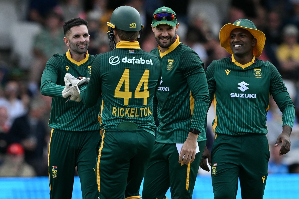 ENG vs SA 1st ODI: मुल्डर-महाराज के सामने इंग्लैंड ने कर दिया सरेंडर, नाम हुआ यह शर्नमाक रिकॉर्ड