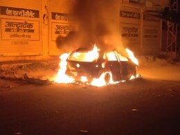 Jaipur: चौमूं में आग के गोले में तब्दील हो गई कार, हादसे में 1 व्यक्ति की मौके पर ही मौत, 3 बुरी तरह घायल