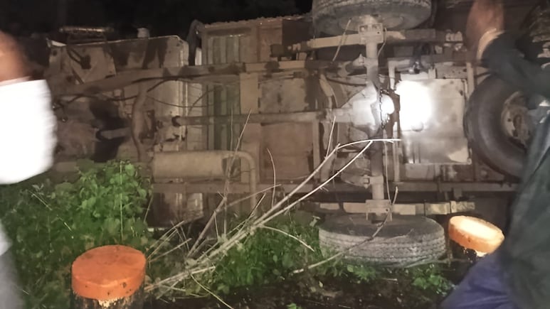 Dhar Road Accident: भीषण सड़क हादसे से मचा कोहराम, मजदूरों से भरी पिकअप पलटी, तीन की मौत; 18 से अधिक घायल Dhar Road Accident: भीषण सड़क हादसे से मचा कोहराम, मजदूरों से भरी पिकअप पलटी, तीन की मौत; 18 से अधिक घायल