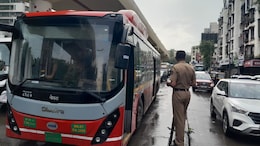 Mumbai Accident: 'लालबागच्या राजा'चे दर्शन घेऊन परतणाऱ्या भाविकांच्या दुचाकीला अपघात, एकाचा मृत्यू