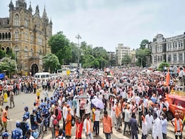 Maratha Quota Row: Protesters Disrupt Traffic, Crowd CSMT, South Mumbai Maratha Quota Row: Protesters Disrupt Traffic, Crowd CSMT, South Mumbai