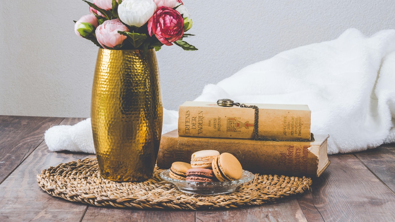 Explore stunning vases to make any corner of the house aesethetic