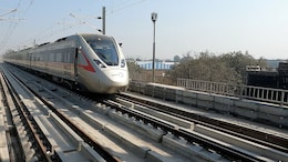 Skywalk Linking Sarai Kale Khan RRTS Station With Nizamuddin Railway Station Completed