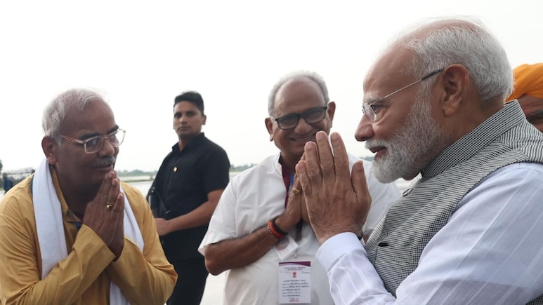 Rajasthan: शिक्षा मंत्री और प्रधानमंत्री को यूट्यूब पर कोसता था शिक्षक, गिरी गाज; बिश्नोई समाज का अपमान के भी हैं आरोप Rajasthan: शिक्षा मंत्री और प्रधानमंत्री को यूट्यूब पर कोसता था शिक्षक, गिरी गाज; बिश्नोई समाज का अपमान के भी हैं आरोप