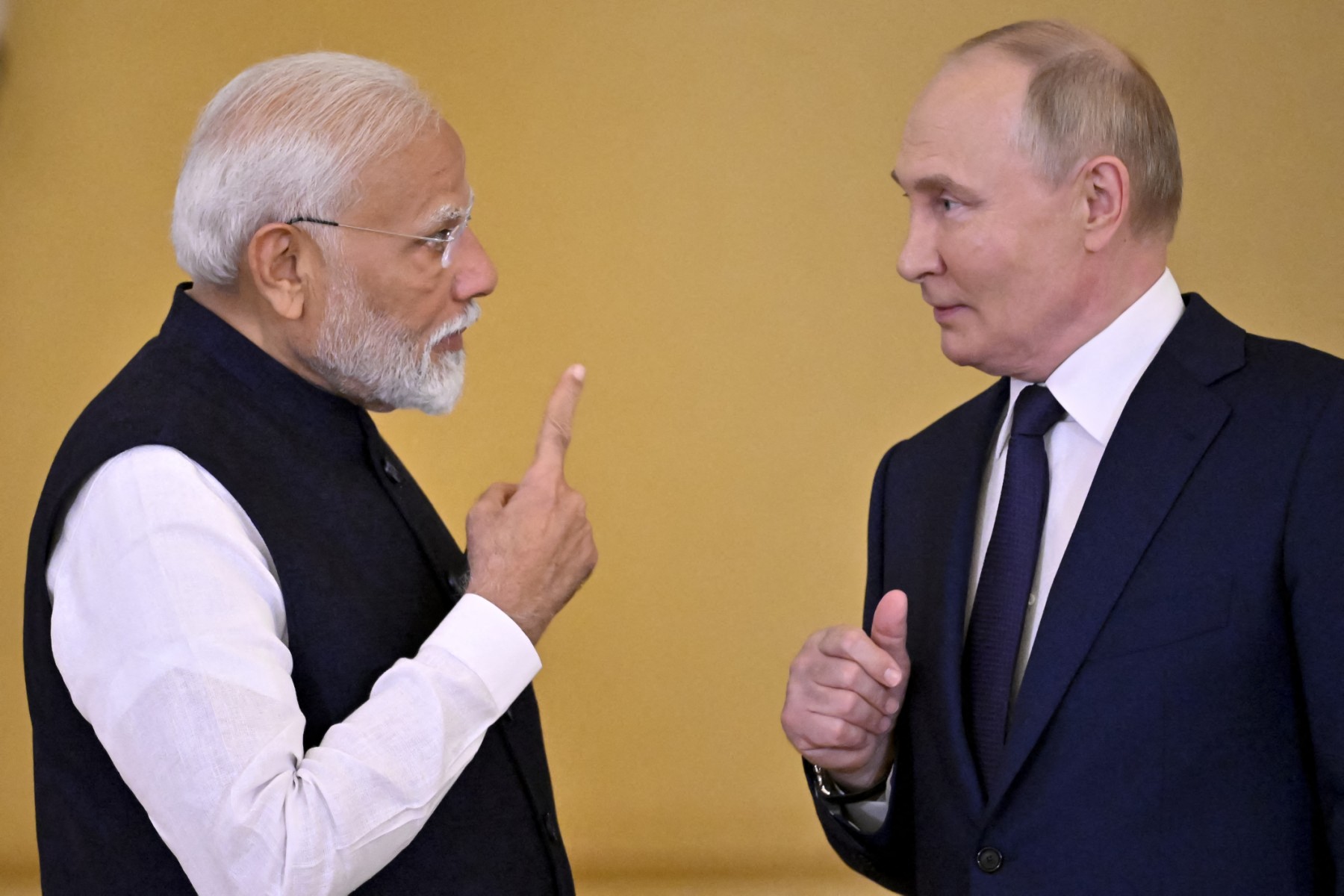 Amid Rising US Heat, Russia Offers India Bigger Oil Discounts: Report
