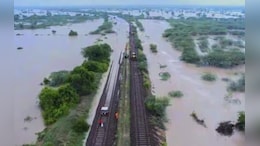 Rajasthan Weather: राजस्थान के कई जिलों में भारी बारिश की चेतावनी, मौसम विभाग का अलर्ट, 24 घंटों में 104 MM बा