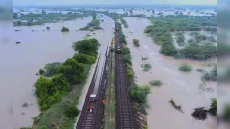 Rajasthan Weather: राजस्थान के कई जिलों में भारी बारिश की चेतावनी, मौसम विभाग का अलर्ट, 24 घंटों में 104 MM बा Rajasthan Weather: राजस्थान के कई जिलों में भारी बारिश की चेतावनी, मौसम विभाग का अलर्ट, 24 घंटों में 104 MM बा