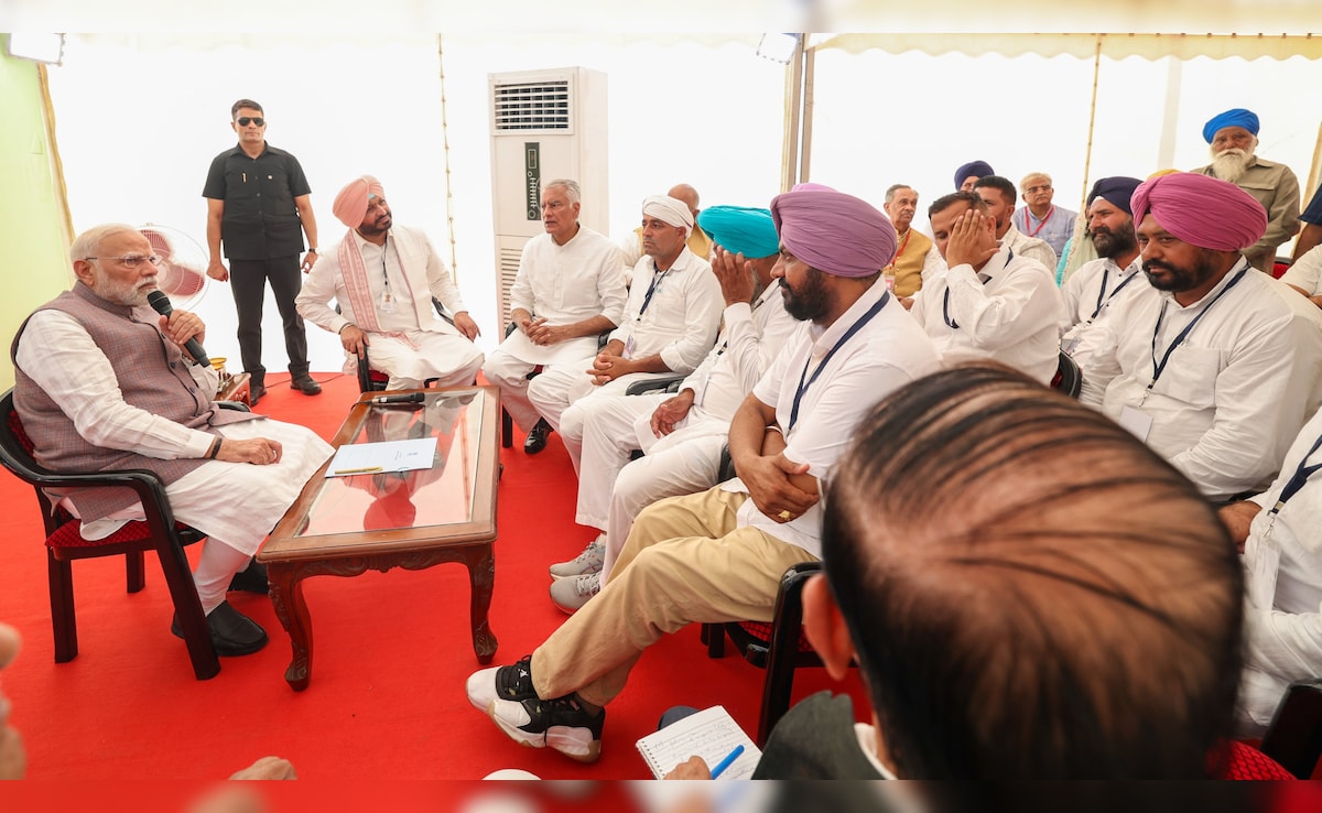He met and interacted with the flood-affected people in Gurdaspur, Punjab. He met and interacted with the flood-affected people in Gurdaspur, Punjab.