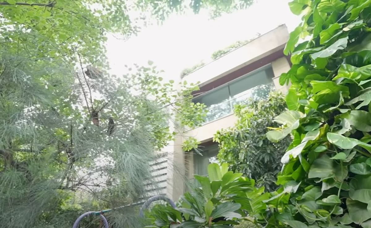 A peek into Riddhima Kapoors home in Delhi. Photo: YouTube/FarahKhan A peek into Riddhima Kapoors home in Delhi. Photo: YouTube/FarahKhan