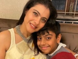 15 साल का हुआ काजोल का बेटा, सूट-बूट में पापा अजय देवगन के साथ कदम मिलाता आया नजर 15 साल का हुआ काजोल का बेटा, सूट-बूट में पापा अजय देवगन के साथ कदम मिलाता आया नजर