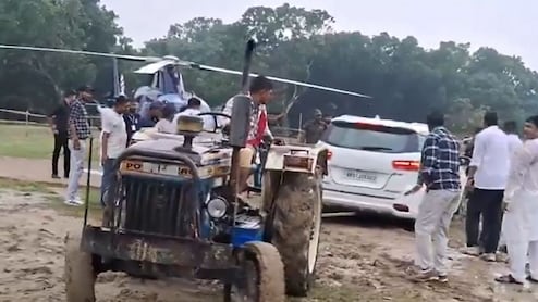 खगड़िया: 35 मिनट तक कीचड़ में फंसी तेजस्वी की गाड़ी, ट्रैक्टर से खींचना पड़ा, सामने आया वीडियो