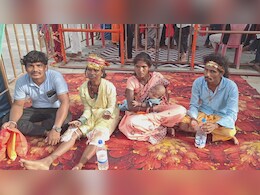 मां ने सुनीं मां की पुकार, मृत नवजात को दिया जीवनदान तो हाथों में दीये लेकर घुटनों के बल मंदिर पहुंची महिला   मां ने सुनीं मां की पुकार, मृत नवजात को दिया जीवनदान तो हाथों में दीये लेकर घुटनों के बल मंदिर पहुंची महिला