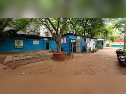 देश की राजधानी में टीन शेड में पढ़ते छात्र, मंत्री बोले यह पिछली सरकार की विफलता देश की राजधानी में टीन शेड में पढ़ते छात्र, मंत्री बोले यह पिछली सरकार की विफलता