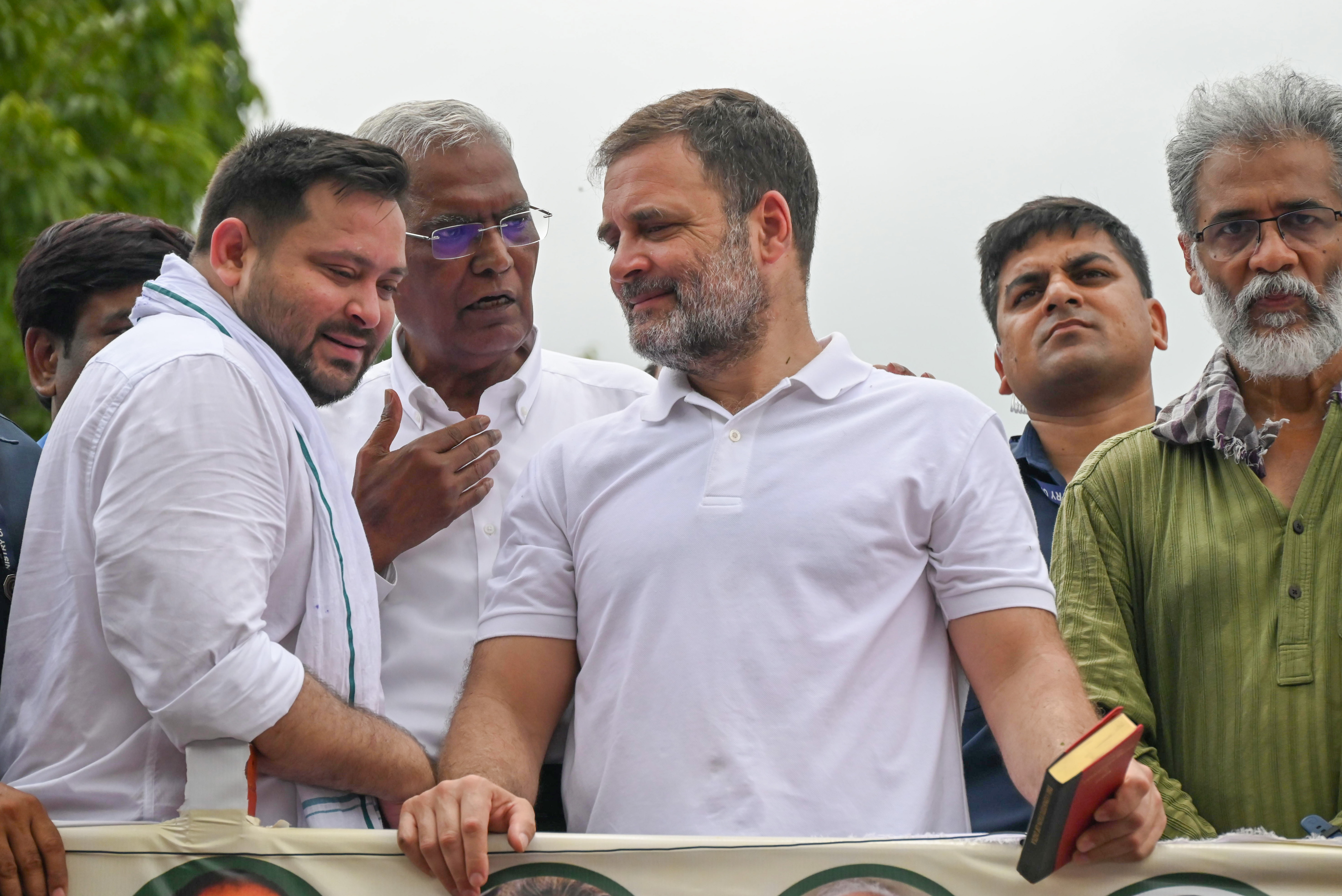 रणनीति या मजबूरी? तेजस्वी को CM फेस मानने पर कांग्रेस क्यों कर रही आनाकानी