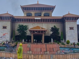 नेता का नाम तय करने की कवायद से देश छोड़ने की कोशिश तक... जानें नेपाल में आज के 10 बड़े अपडेट नेता का नाम तय करने की कवायद से देश छोड़ने की कोशिश तक... जानें नेपाल में आज के 10 बड़े अपडेट
