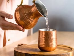 Copper की बोतल में पानी पीते हैं तो कभी न करें ये 3 गलतियां, न्यूट्रिशनिस्ट ने बताया ठप होने लगेगा लिवर, घेर लेंगी परेशानी Copper की बोतल में पानी पीते हैं तो कभी न करें ये 3 गलतियां, न्यूट्रिशनिस्ट ने बताया ठप होने लगेगा लिवर, घेर लेंगी परेशानी