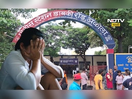 Akola News: अल्पवयीन मुलीचे कुटुंबीय विसर्जनाला गेले, तीच संधी साधत घरामध्येच मोठा कांड Akola News: अल्पवयीन मुलीचे कुटुंबीय विसर्जनाला गेले, तीच संधी साधत घरामध्येच मोठा कांड