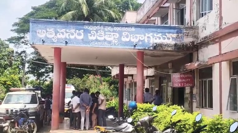Engineering Student Attacks Professor With Knife On College Campus In Andhra Engineering Student Attacks Professor With Knife On College Campus In Andhra