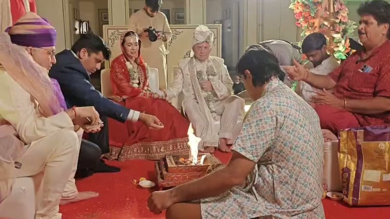 जोधपुर में 'विदेशी' शादी, 72 के दूल्हे ने 27 की दुल्हन संग रचाई शादी, यूक्रेन के जोड़े ने हिंदू रीति-रिवाज से लिए सात फेरे