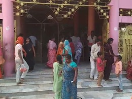 Navratri special : अविश्वसनीय! नवरात्रीत भूतांचा मेळावा; या मंदिराला म्हणतात भूत-पिशाच्चांचे सर्वोच्च न्यायालय Navratri special : अविश्वसनीय! नवरात्रीत भूतांचा मेळावा; या मंदिराला म्हणतात भूत-पिशाच्चांचे सर्वोच्च न्यायालय