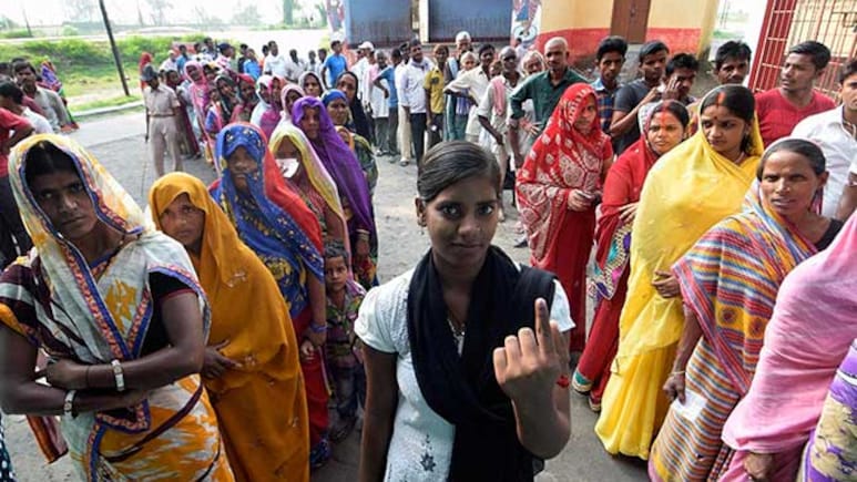 बिहार चुनाव में महिलाएं क्यों अहम.. 20 साल के वोटिंग ट्रेंड से समझ लीजिए बिहार चुनाव में महिलाएं क्यों अहम.. 20 साल के वोटिंग ट्रेंड से समझ लीजिए