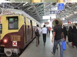 यात्रियों से कैश, गहनों का मांगते थे हिसाब...मुंबई में रेलवे पुलिस का वसूली रैकेट, 5 महीने में 13 पुलिसकर्मी सस्पेंड यात्रियों से कैश, गहनों का मांगते थे हिसाब...मुंबई में रेलवे पुलिस का वसूली रैकेट, 5 महीने में 13 पुलिसकर्मी सस्पेंड