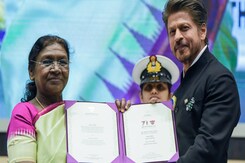 Award Or Appeasement? Congress Questions SRK's National Honour, BJP Hits Back Award Or Appeasement? Congress Questions SRK's National Honour, BJP Hits Back