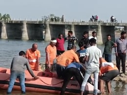 Rajasthan: नदी में नहाने गए 5 दोस्त तेज बहाव में फंसे; 2 की मौत; 3 बाल-बाल बचे Rajasthan: नदी में नहाने गए 5 दोस्त तेज बहाव में फंसे; 2 की मौत; 3 बाल-बाल बचे