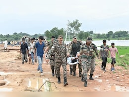 बाढ़ से तबाहीः सेना ने अब तक बचाई 21 हजार से अधिक लोगों की जान