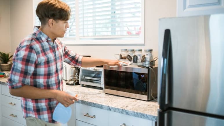 Voltas, Panasonic, IFB के माइक्रोवेव ओवन खाना बनाने में करेंगे मदद, इस्तेमाल में भी हैं आसान Voltas, Panasonic, IFB के माइक्रोवेव ओवन खाना बनाने में करेंगे मदद, इस्तेमाल में भी हैं आसान