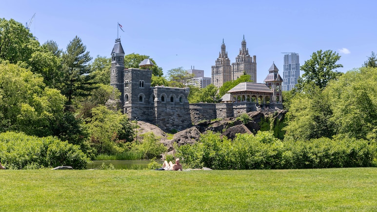 Planning To Propose? This Romantic NYC Castle Has Been Ranked Among The Best Proposal Spots In The World