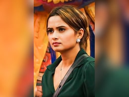 Bigg Boss 19: नीलम गिरी ने टास्क के दौरान अपनी टी-शर्ट में छिपाए बिस्कुट, मेल कंटेस्टेंट्स ने लगाई लताड़ Bigg Boss 19: नीलम गिरी ने टास्क के दौरान अपनी टी-शर्ट में छिपाए बिस्कुट, मेल कंटेस्टेंट्स ने लगाई लताड़