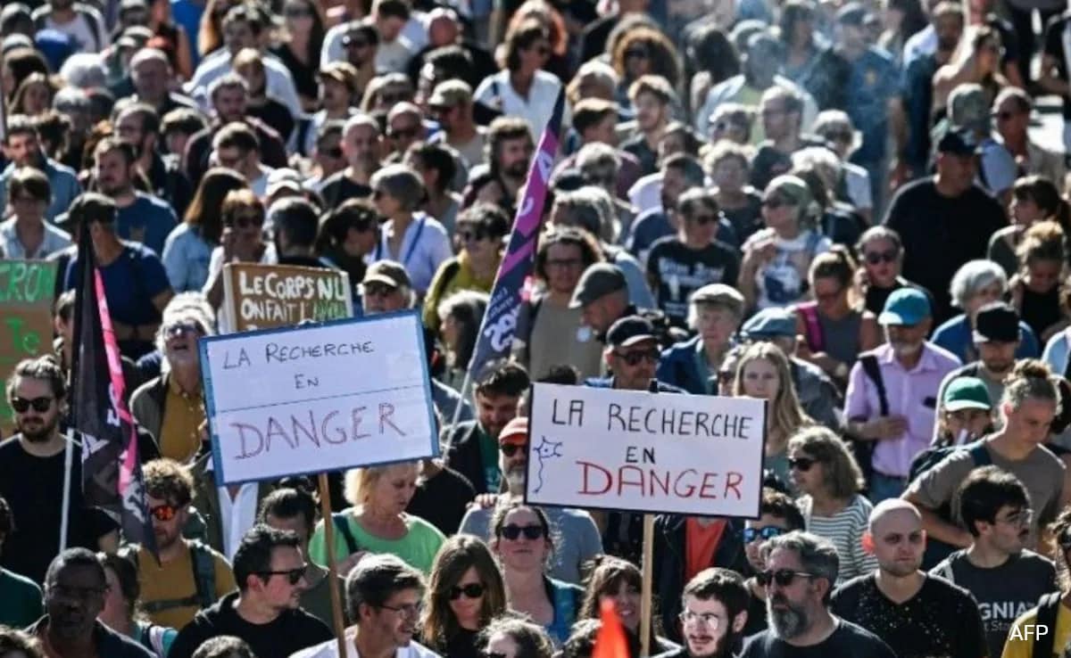 Over 5,00,000 Protest In France Against Macron's Austerity Policies