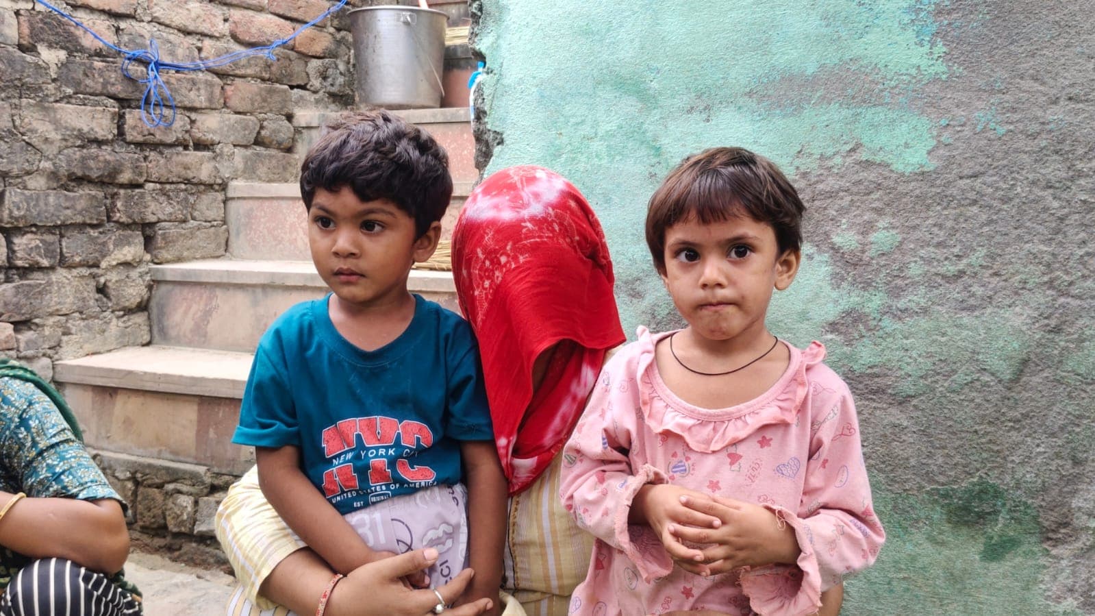 दोनों बच्चे भी हुए थे बेहोश. दोनों बच्चे भी हुए थे बेहोश.