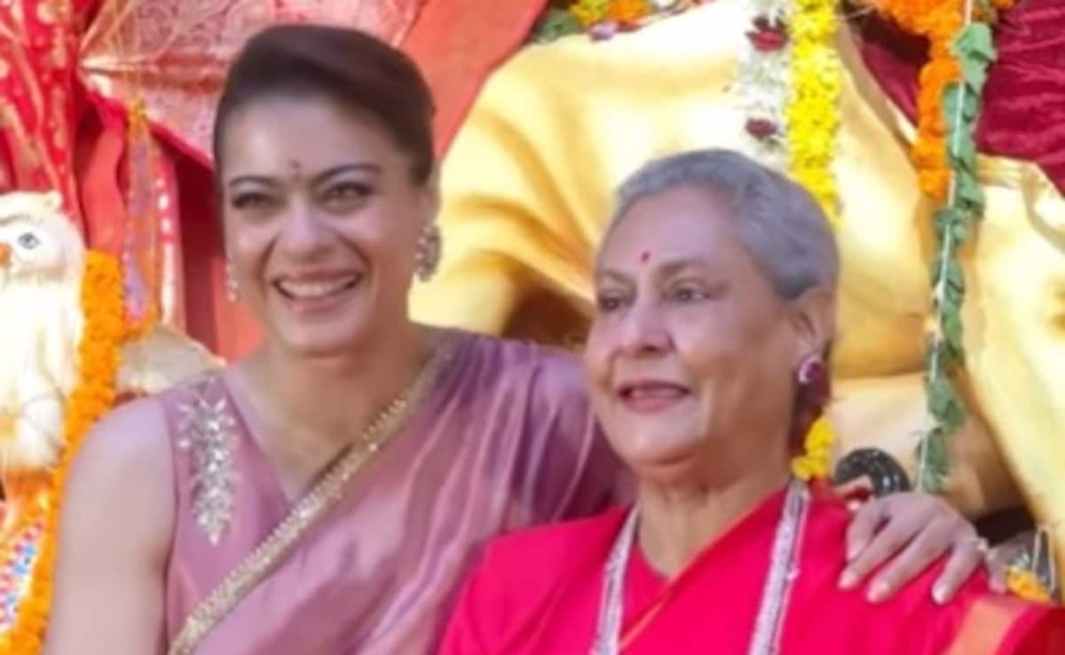 Durga Puja: Kajol Teams Up With Paps To Make Jaya Bachchan Smile. "Kajol Ne Impossible Kaam Karwa Diya," Says Internet