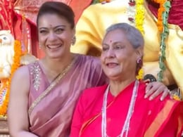 Durga Puja: Kajol Teams Up With Paps To Make Jaya Bachchan Smile. "Kajol <i>Ne</i> Impossible <i>Kaam Karwa Diya</i>," Says Internet Durga Puja: Kajol Teams Up With Paps To Make Jaya Bachchan Smile. "Kajol <i>Ne</i> Impossible <i>Kaam Karwa Diya</i>," Says Internet