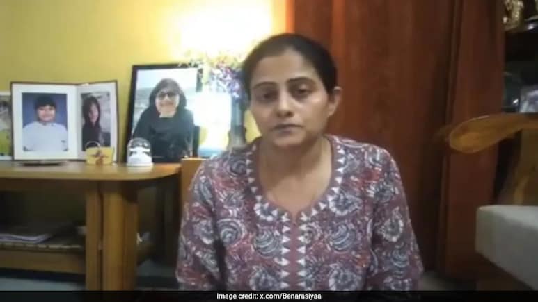 Noida Girl Collapses, Dies At School, Mother Appeals For "Justice" In Video Noida Girl Collapses, Dies At School, Mother Appeals For "Justice" In Video