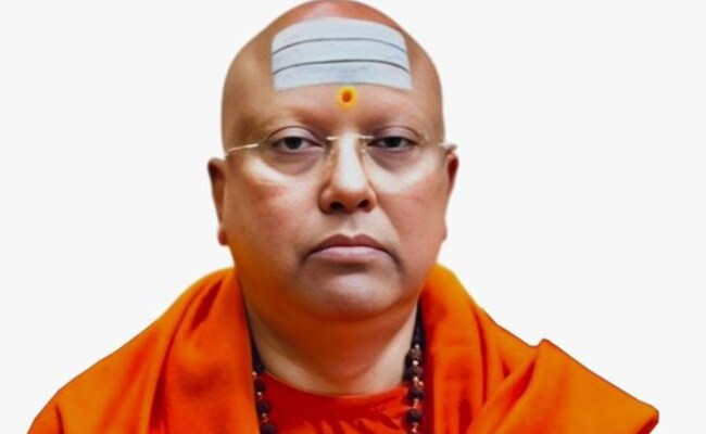 Delhi Baba's Fraud Exposed: Forged UN Visiting Cards, Faked PMO Connection
