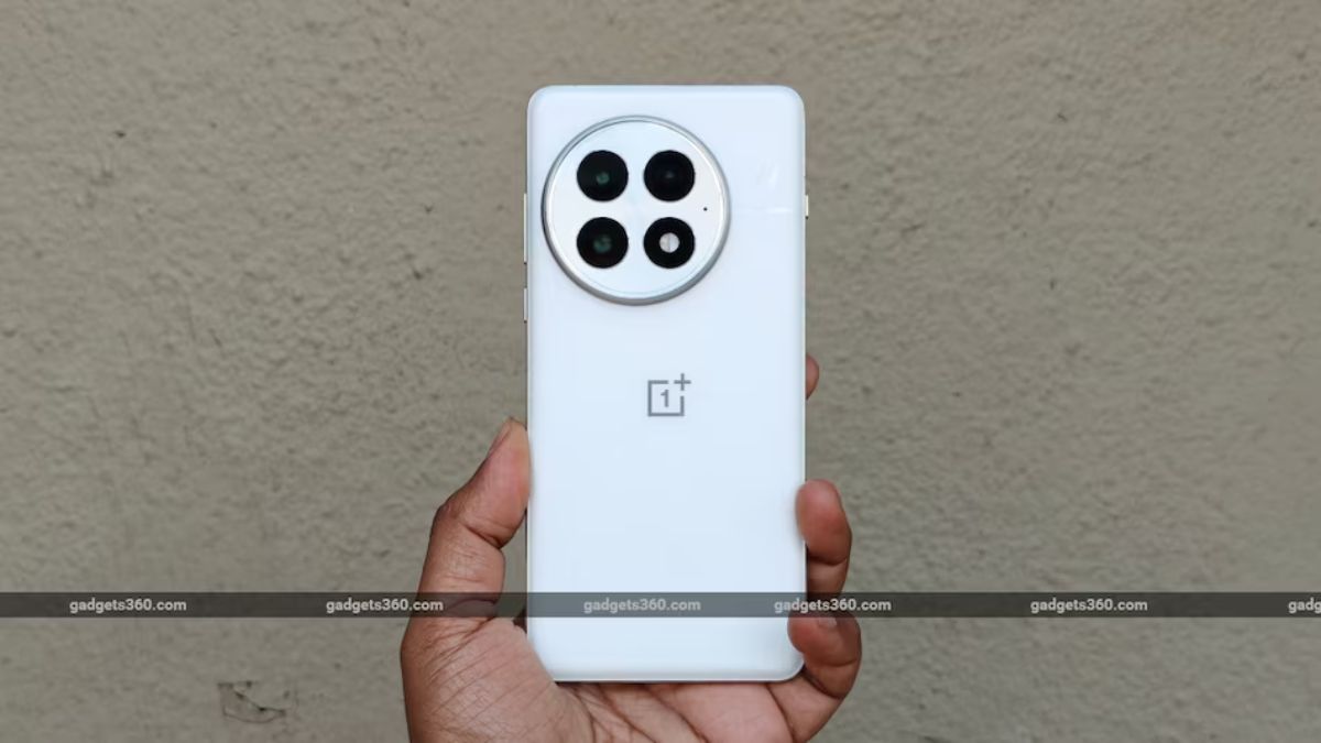 OnePlus स्मार्टफोन्सवर Amazon Sale 2025 मधील सर्वोत्तम डील्स पहा कोणती