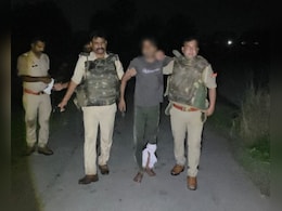 गोरखपुर में पशु तस्कर को मुठभेड़ में लगी गोली, घायल हालत में गिरफ्तार, 12 मुकदमों में वॉन्टेड गोरखपुर में पशु तस्कर को मुठभेड़ में लगी गोली, घायल हालत में गिरफ्तार, 12 मुकदमों में वॉन्टेड
