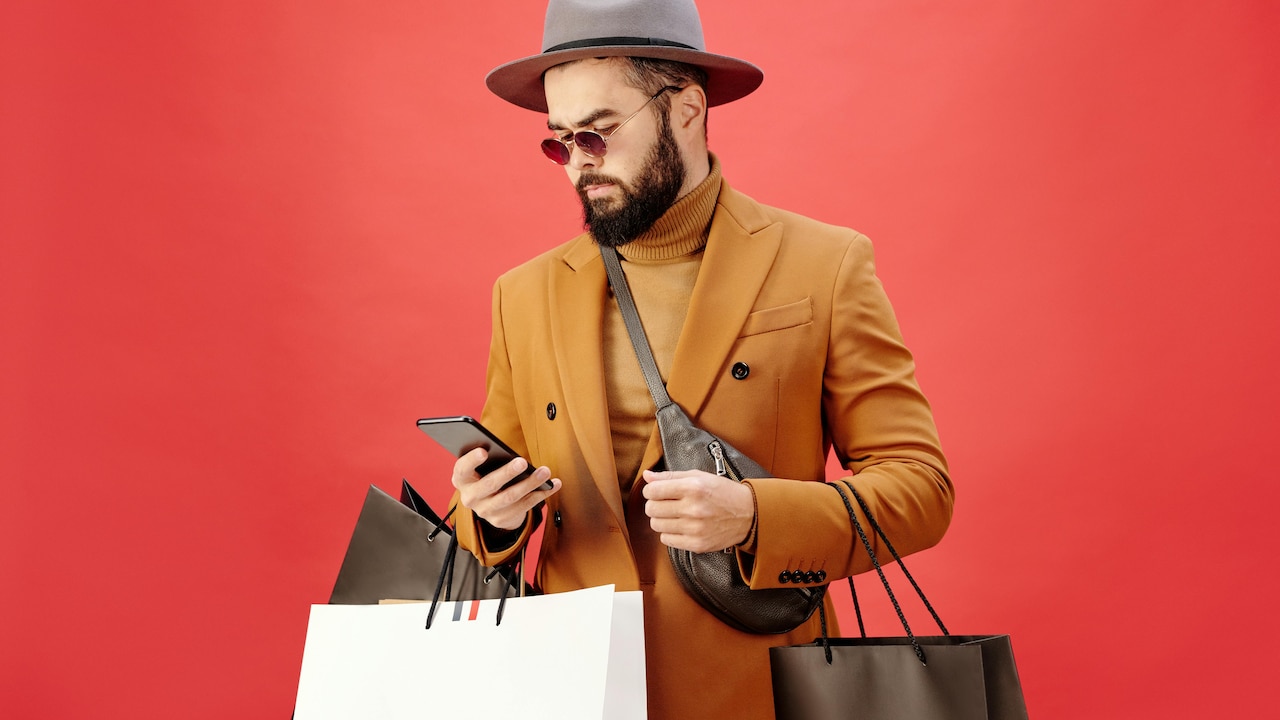 Shoppers can save extra with bank offers, SuperCoins, and exchange deals.