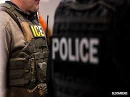 US To Offer $1,000 Bonuses To Police For Help Arresting Migrants US To Offer $1,000 Bonuses To Police For Help Arresting Migrants