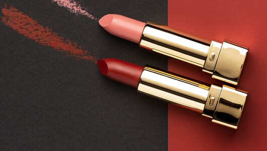 Lakme की ये Lipsticks देंगी आपके होठों को एलिगेंट लुक