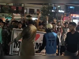 “आई लव मोहम्मद” के नाम पर प्रदर्शन, सर तन से जुदा के नारे और पथराव, 6 गिरफ्तार  “आई लव मोहम्मद” के नाम पर प्रदर्शन, सर तन से जुदा के नारे और पथराव, 6 गिरफ्तार