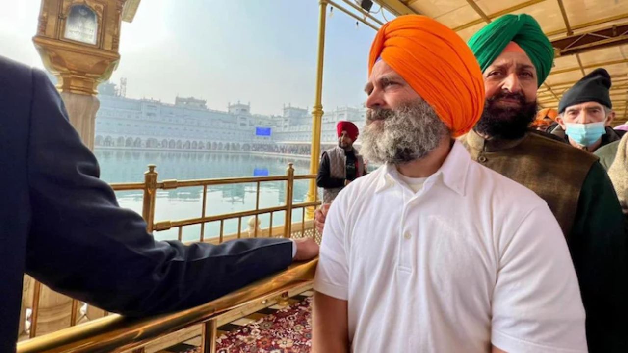 राहुल गांधी ने अमृतसर और गुरदासपुर में बाढ़ प्रभावित क्षेत्रों का दौरा किया, पीड़ितों से मिले